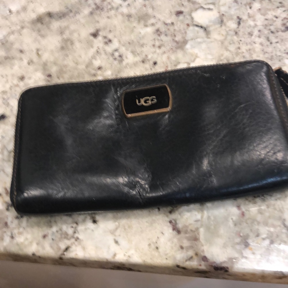 Black ugg wallet